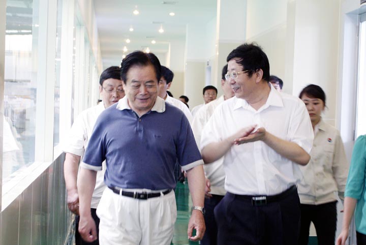 原四川省委副書(shū)記、省長(zhǎng)蔣巨峰視察旭虹公司